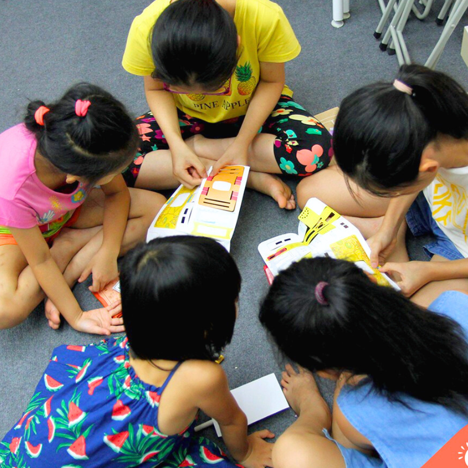 Gấp chiếc kính đầu tiên